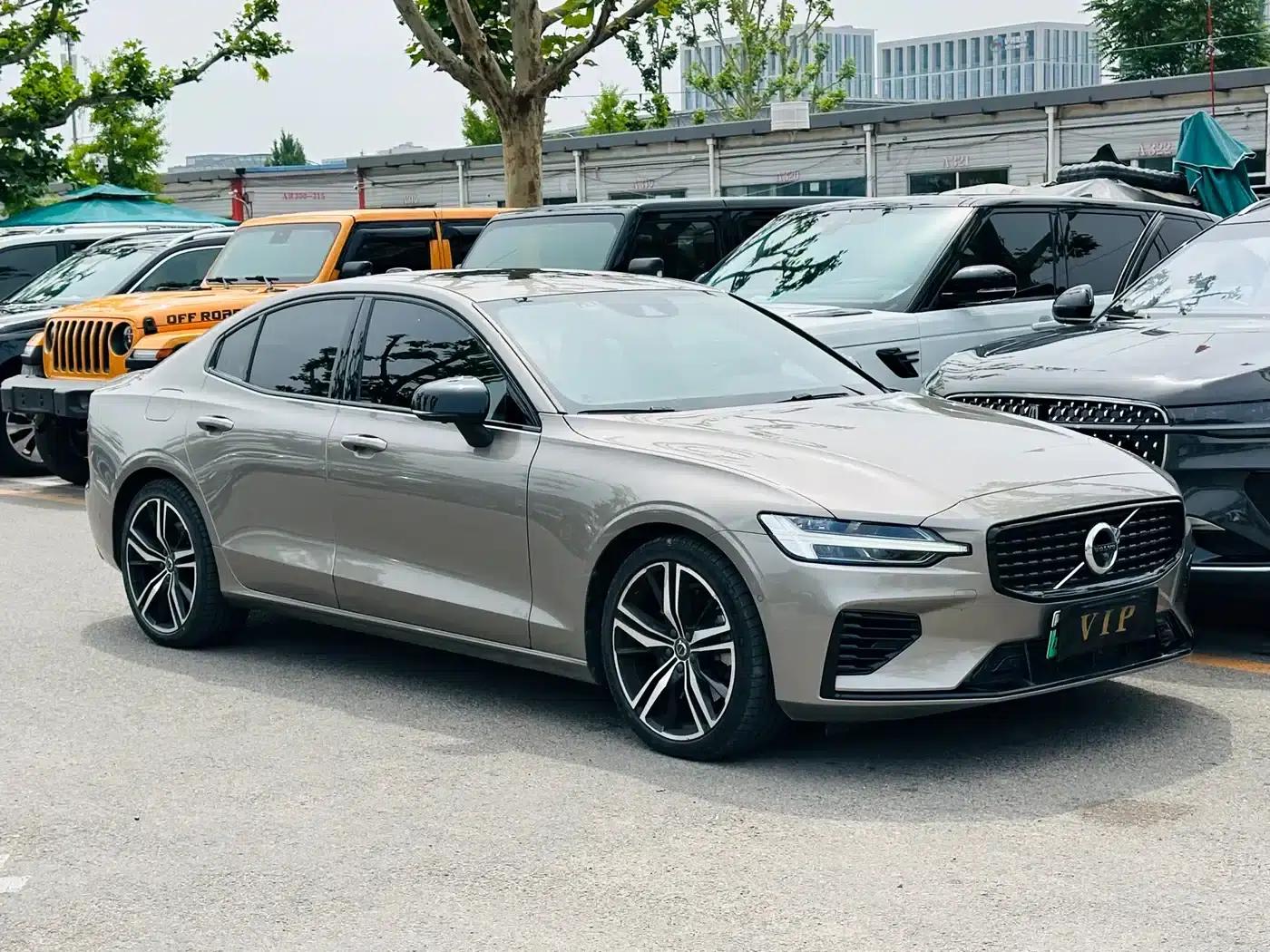2021 Volvo XC60 Plug-in Hybrid T8 E-Drive Hybrid Smart Sport Edition — миниатюра 3