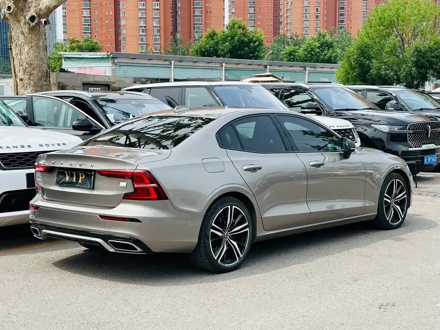 2021 Volvo XC60 Plug-in Hybrid T8 E-Drive Hybrid Smart Sport Edition — миниатюра 4