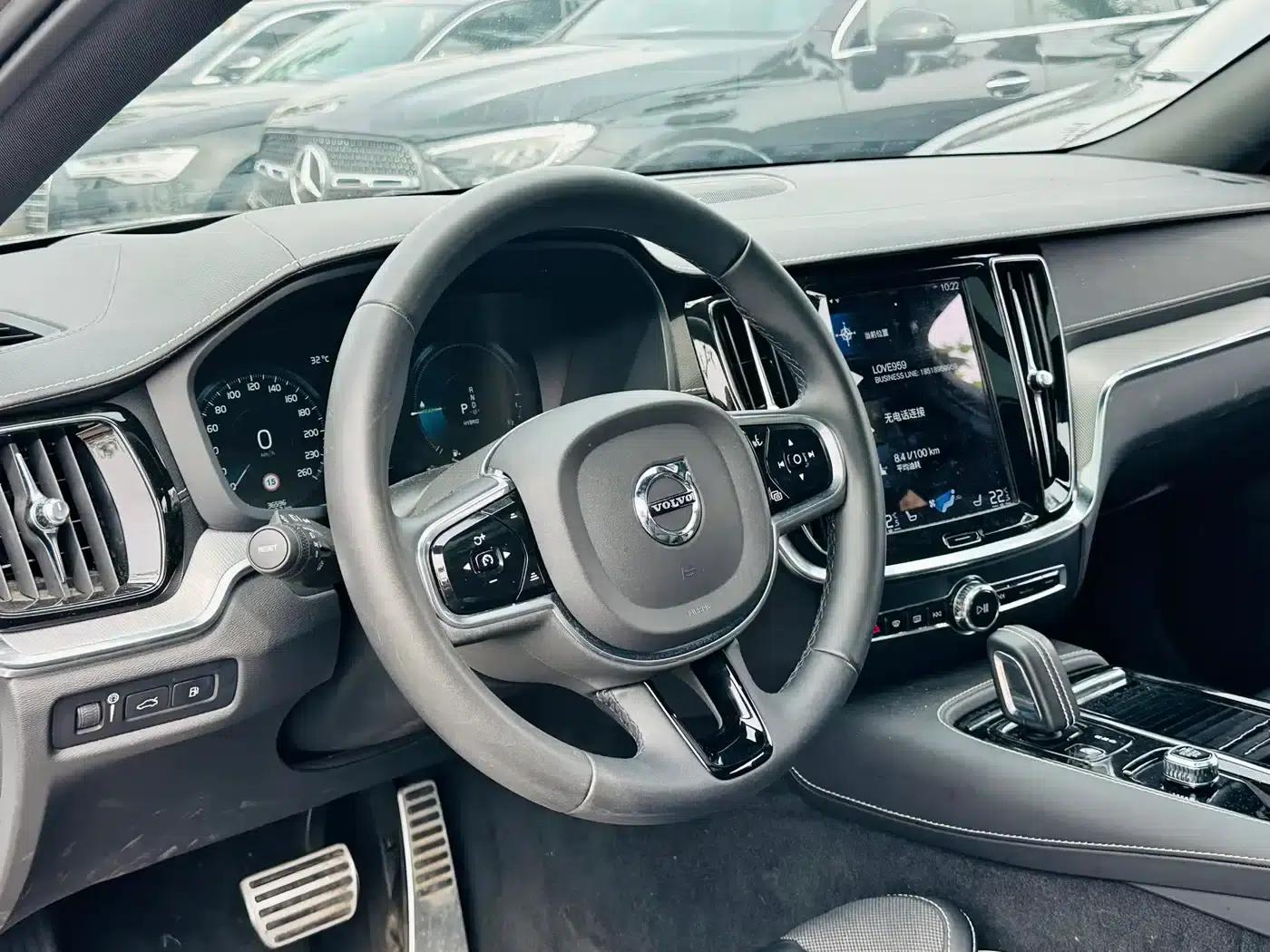2021 Volvo XC60 Plug-in Hybrid T8 E-Drive Hybrid Smart Sport Edition — миниатюра 8