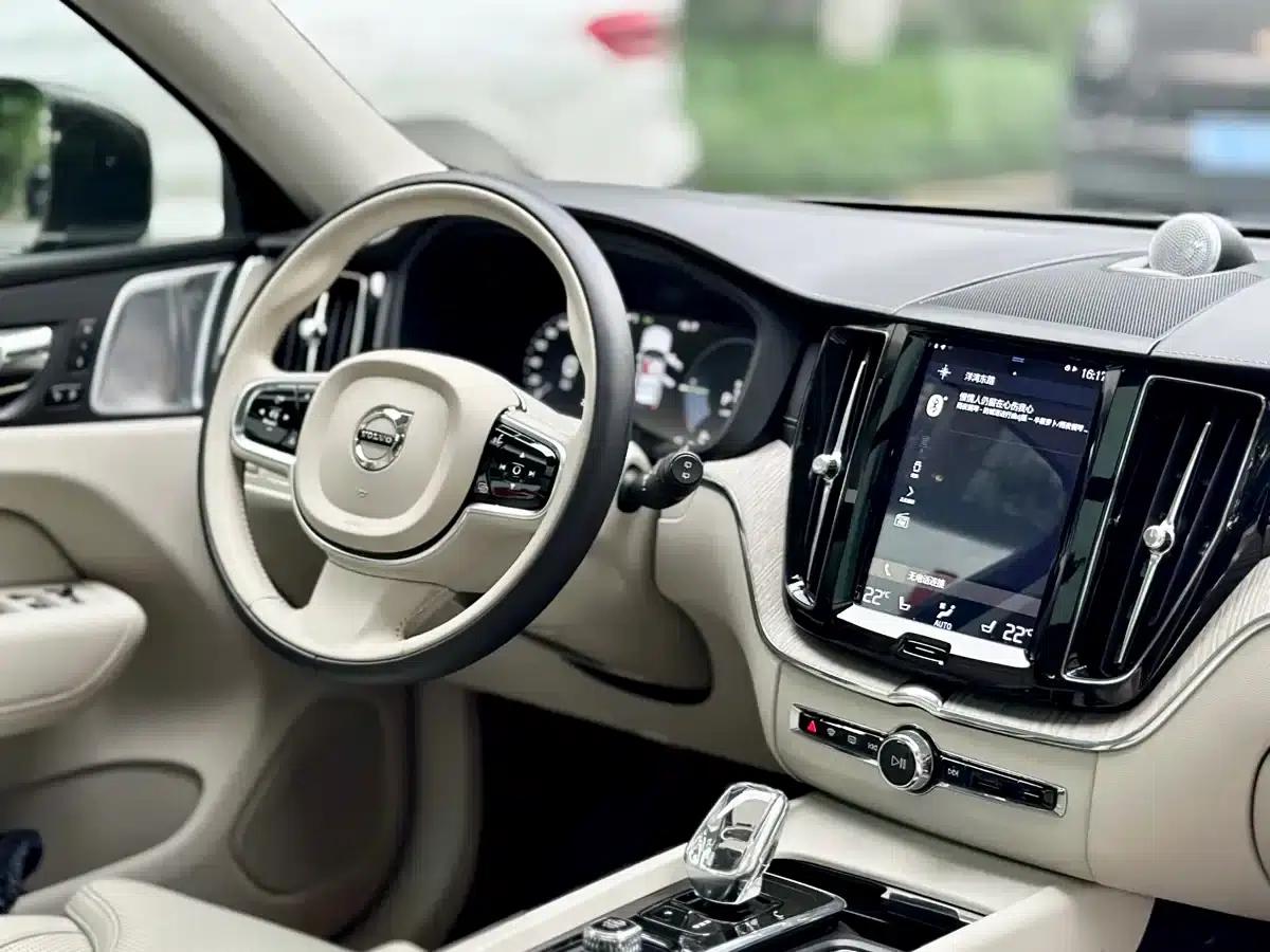 2019 Volvo XC60 Plug-in Hybrid T8 E-Drive Hybrid Premium Luxury Edition (China VI Emission Standard) — миниатюра 16