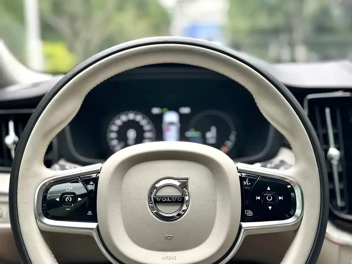 2019 Volvo XC60 Plug-in Hybrid T8 E-Drive Hybrid Premium Luxury Edition (China VI Emission Standard) — миниатюра 17