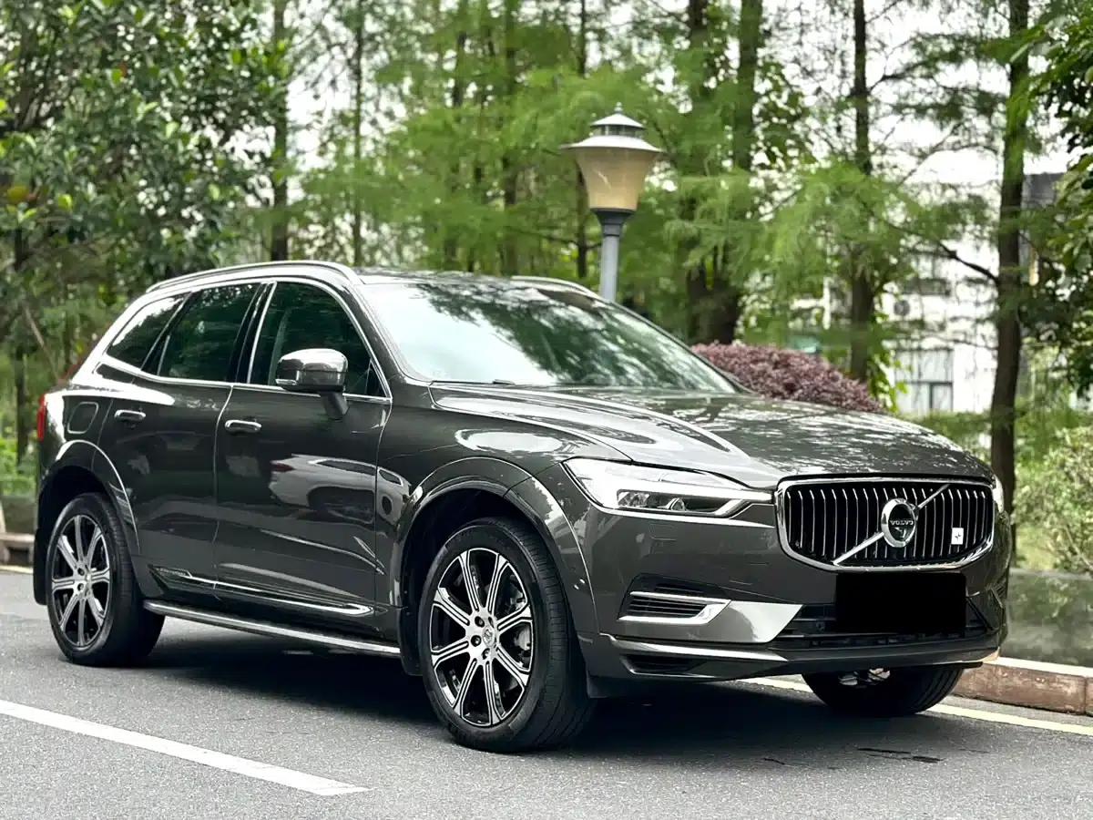 2019 Volvo XC60 Plug-in Hybrid T8 E-Drive Hybrid Premium Luxury Edition (China VI Emission Standard) — миниатюра 3