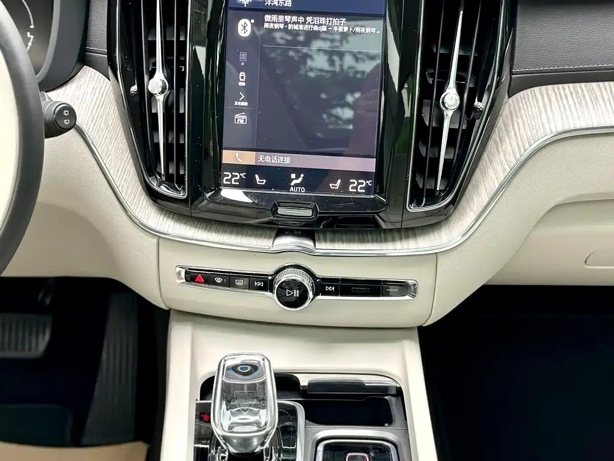 2019 Volvo XC60 Plug-in Hybrid T8 E-Drive Hybrid Premium Luxury Edition (China VI Emission Standard) — миниатюра 24