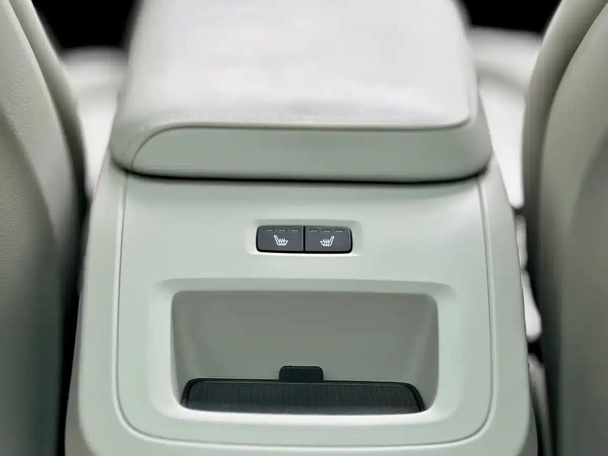 2019 Volvo XC60 Plug-in Hybrid T8 E-Drive Hybrid Premium Luxury Edition (China VI Emission Standard) — миниатюра 25