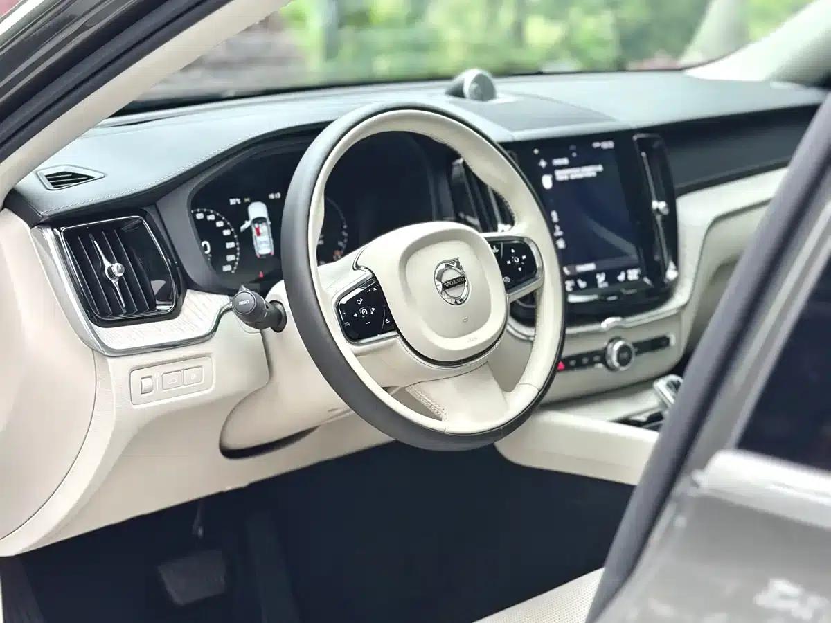 2019 Volvo XC60 Plug-in Hybrid T8 E-Drive Hybrid Premium Luxury Edition (China VI Emission Standard) — миниатюра 33