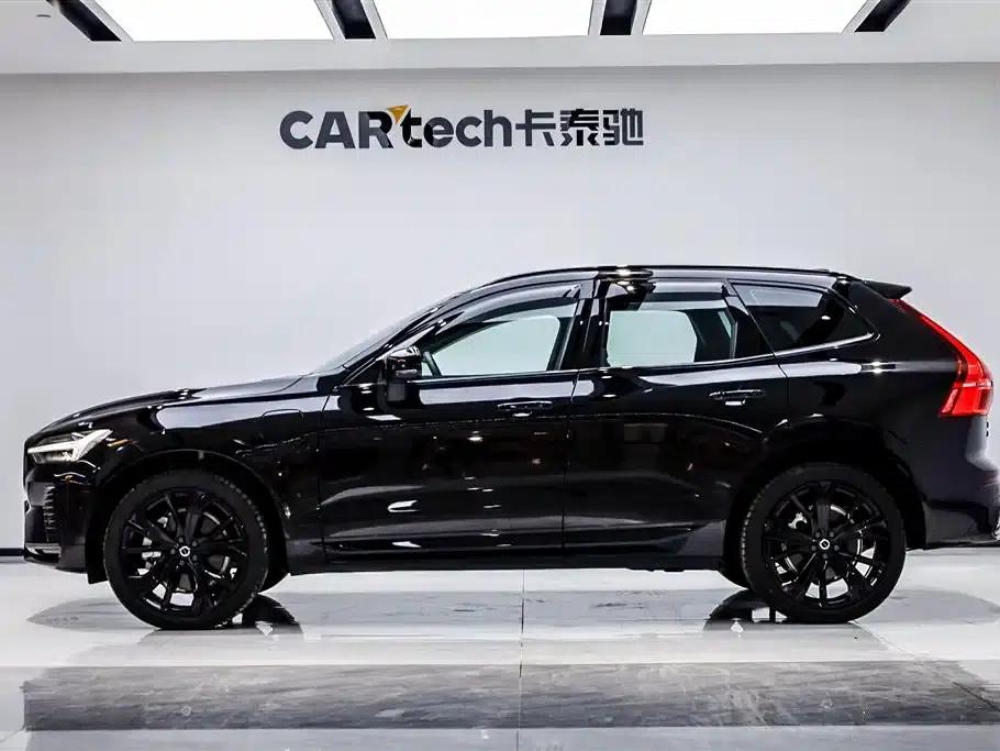2024 Volvo XC60 Plug-in Hybrid T8 Plug-in Hybrid Long Range AWD Smart Night Edition — миниатюра 18
