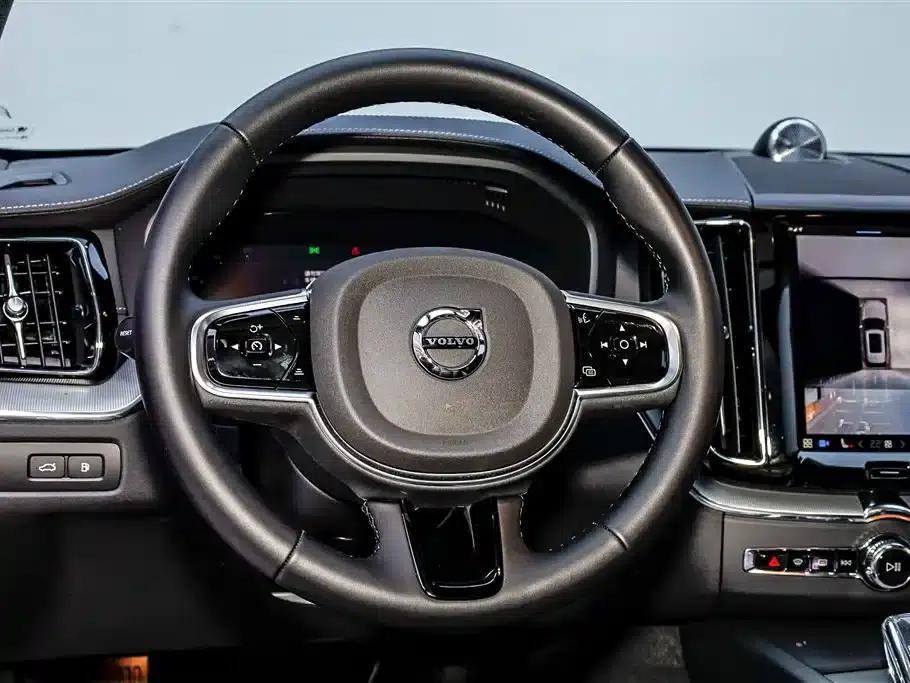 2024 Volvo XC60 Plug-in Hybrid T8 Plug-in Hybrid Long Range AWD Smart Night Edition — миниатюра 30