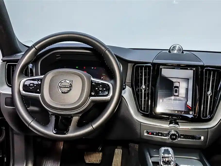 2024 Volvo XC60 Plug-in Hybrid T8 Plug-in Hybrid Long Range AWD Smart Night Edition — миниатюра 32