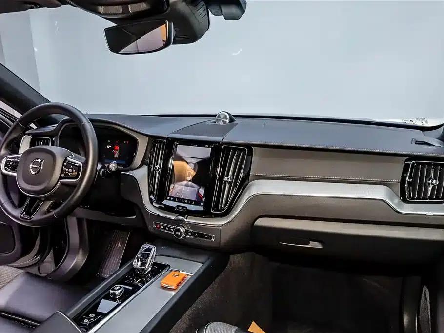 2024 Volvo XC60 Plug-in Hybrid T8 Plug-in Hybrid Long Range AWD Smart Night Edition — миниатюра 10