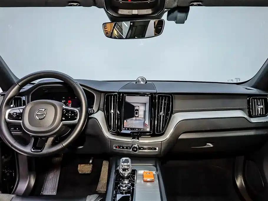 2024 Volvo XC60 Plug-in Hybrid T8 Plug-in Hybrid Long Range AWD Smart Night Edition — миниатюра 23