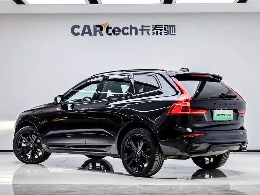 2024 Volvo XC60 Plug-in Hybrid T8 Plug-in Hybrid Long Range AWD Smart Night Edition — миниатюра 4