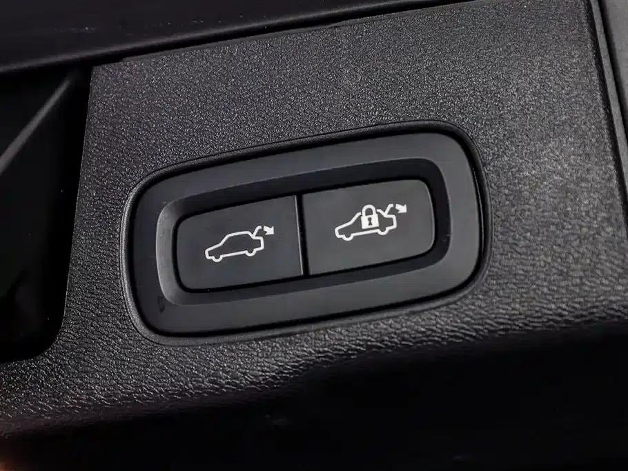 2024 Volvo XC60 Plug-in Hybrid T8 Plug-in Hybrid Long Range AWD Smart Night Edition — миниатюра 36