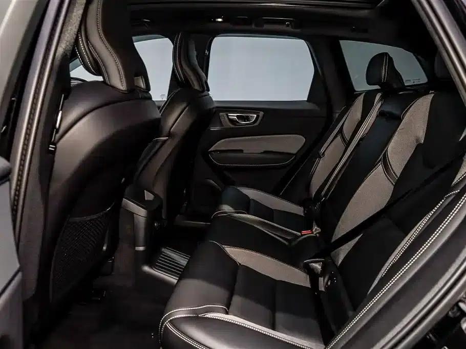 2024 Volvo XC60 Plug-in Hybrid T8 Plug-in Hybrid Long Range AWD Smart Night Edition — миниатюра 8