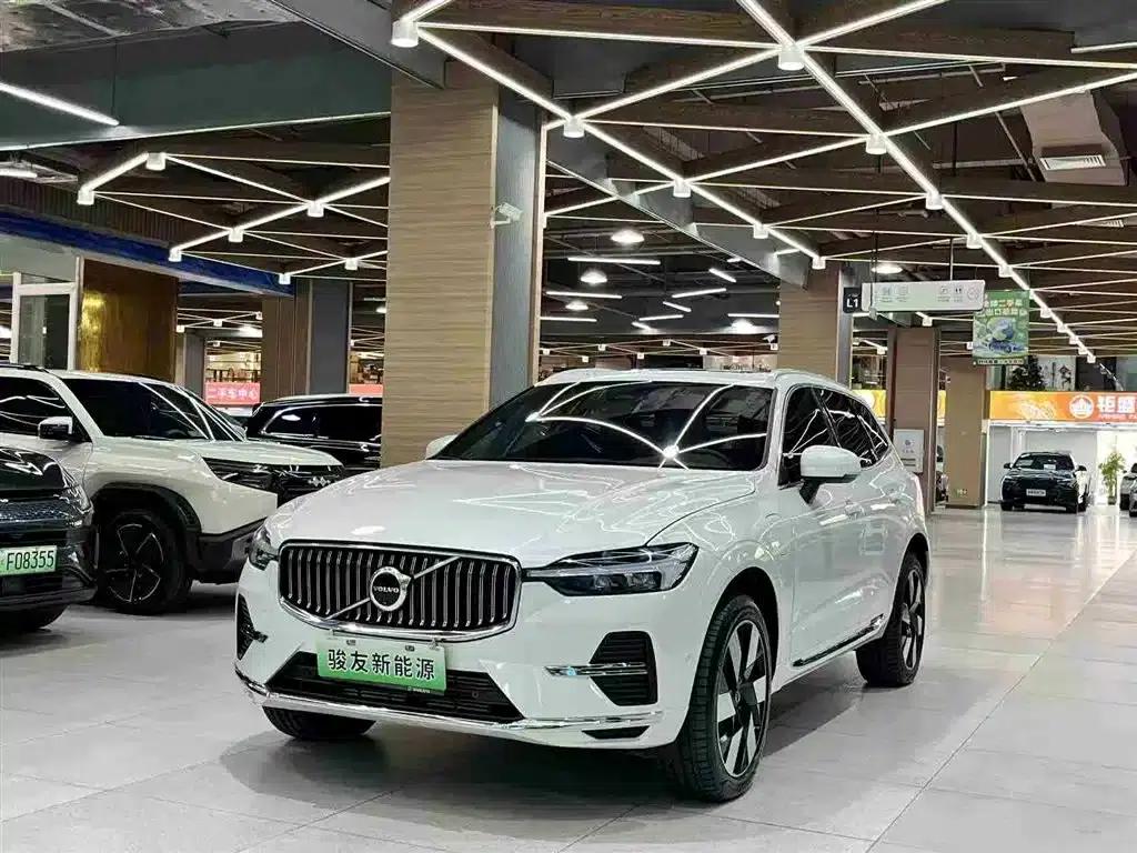 2025 Volvo XC60 Plug-in Hybrid, Long Range AWD Inscription Luxury Edition — миниатюра 1