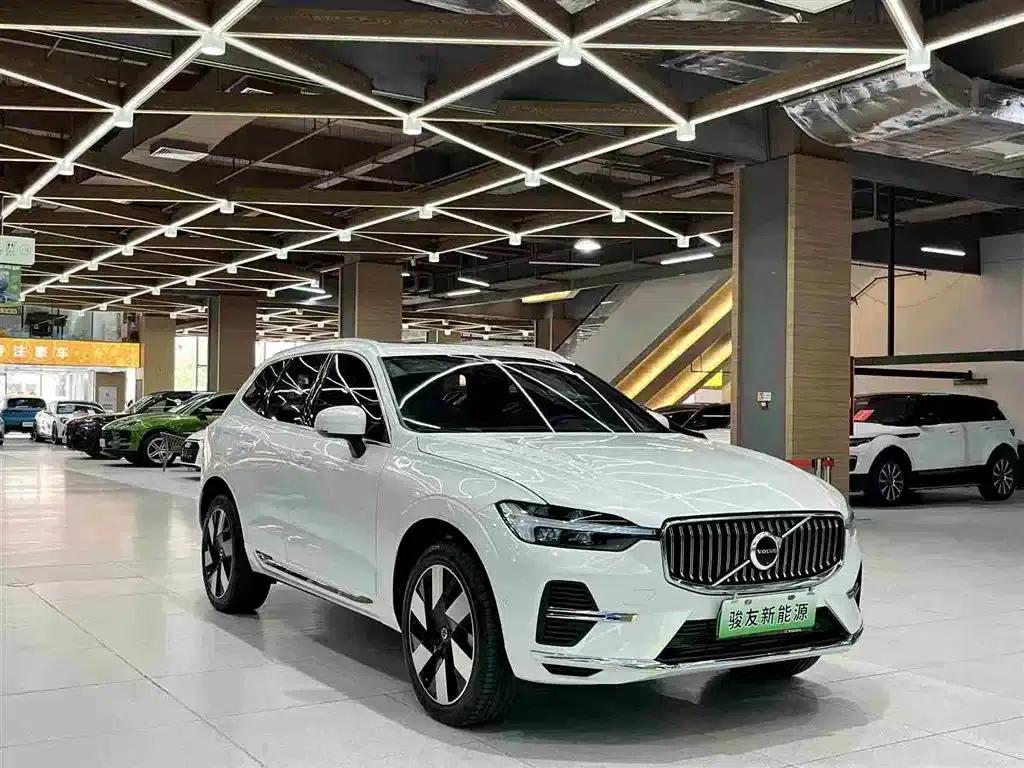 2025 Volvo XC60 Plug-in Hybrid, Long Range AWD Inscription Luxury Edition — миниатюра 2