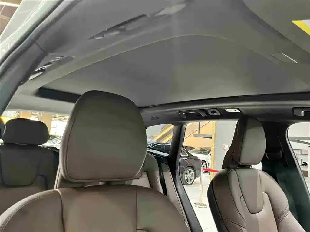 2025 Volvo XC60 Plug-in Hybrid, Long Range AWD Inscription Luxury Edition — миниатюра 17