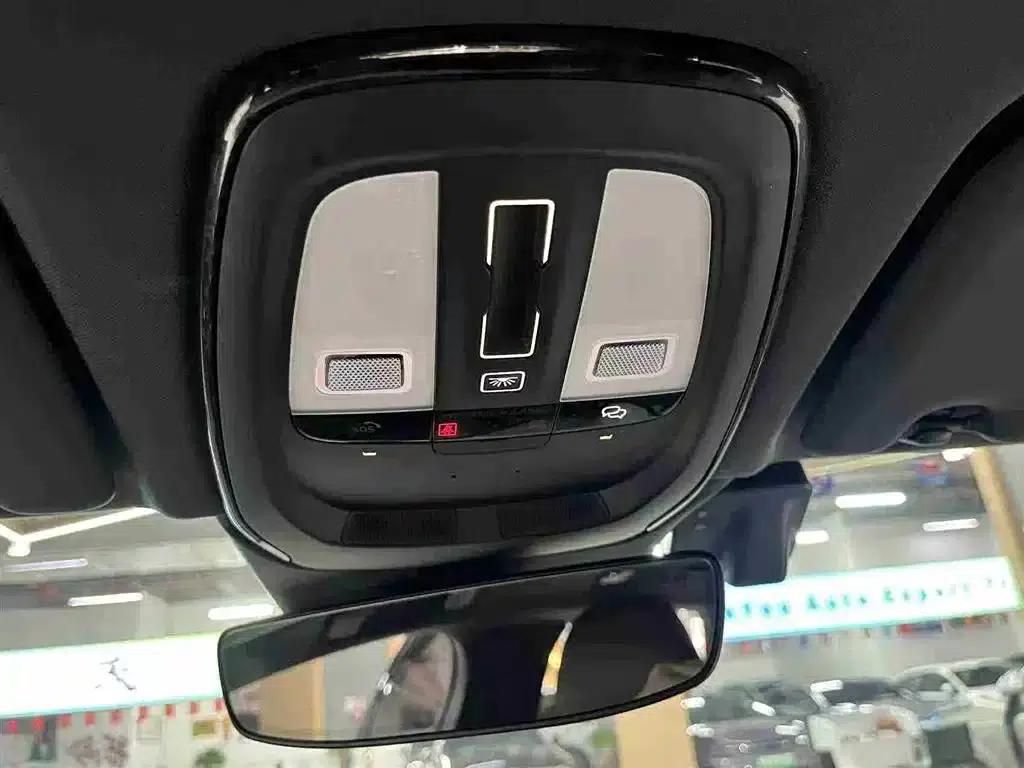 2025 Volvo XC60 Plug-in Hybrid, Long Range AWD Inscription Luxury Edition — миниатюра 20