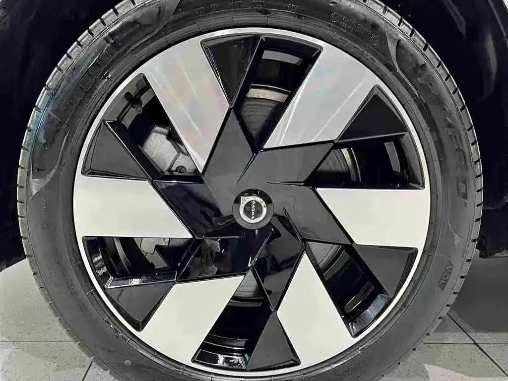 2025 Volvo XC60 Plug-in Hybrid, Long Range AWD Inscription Luxury Edition — миниатюра 27