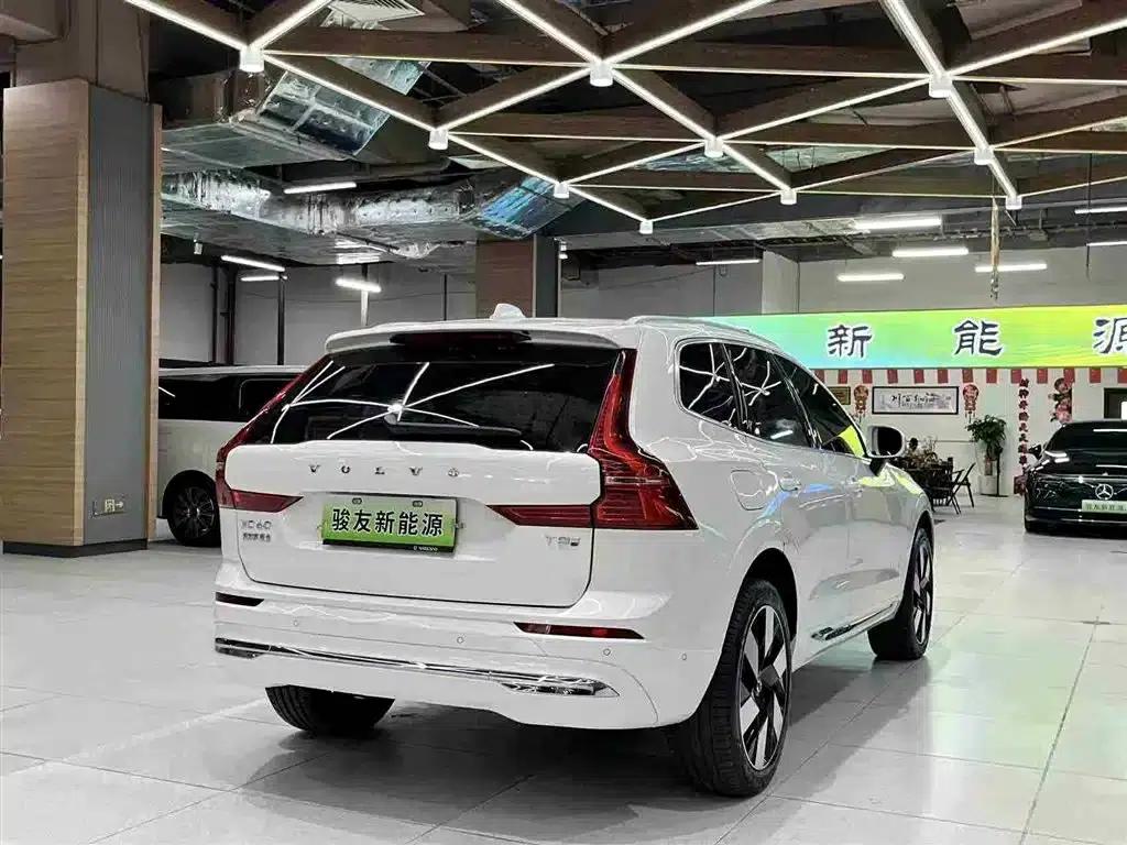 2025 Volvo XC60 Plug-in Hybrid, Long Range AWD Inscription Luxury Edition — миниатюра 5