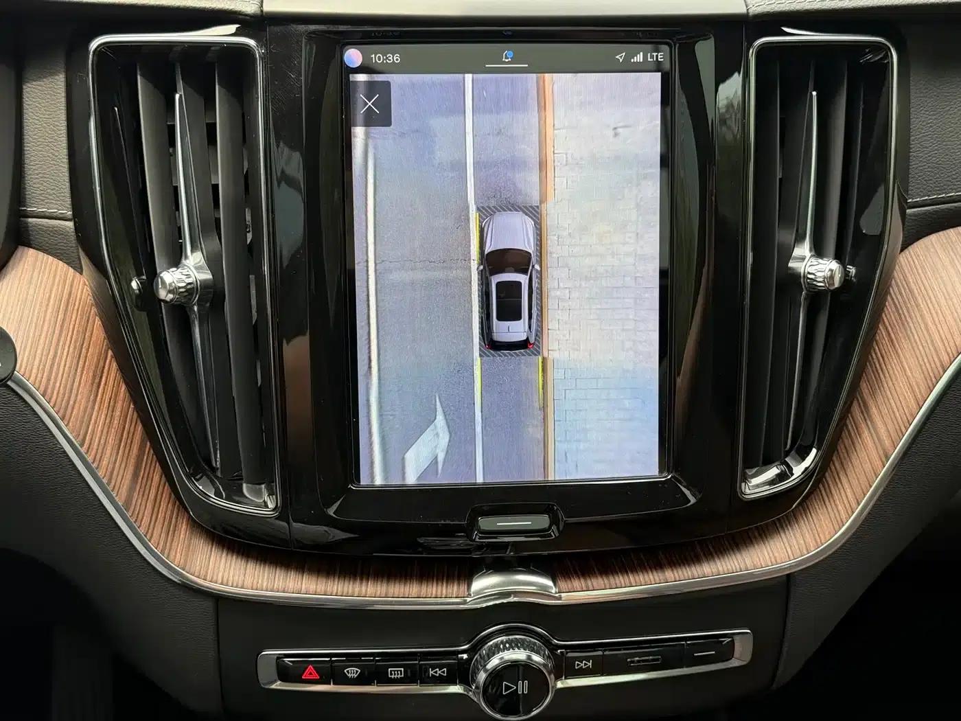 2021 Volvo XC60 Plug-in Hybrid T8 E-Drive Hybrid Smart Sport Edition — миниатюра 11