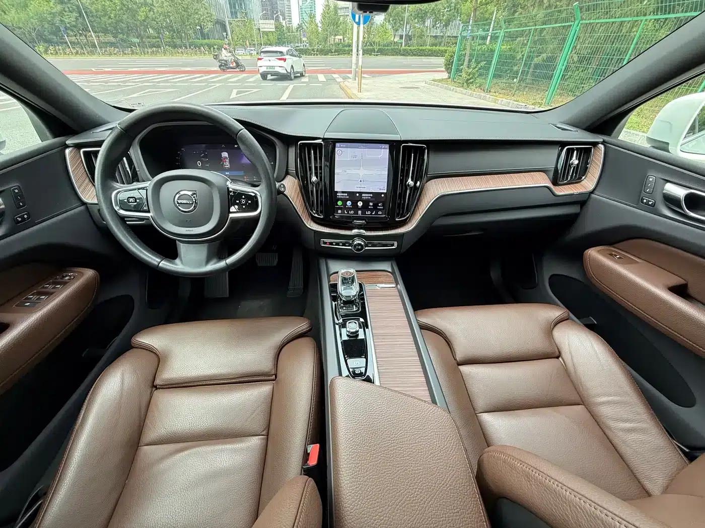 2021 Volvo XC60 Plug-in Hybrid T8 E-Drive Hybrid Smart Sport Edition — миниатюра 12