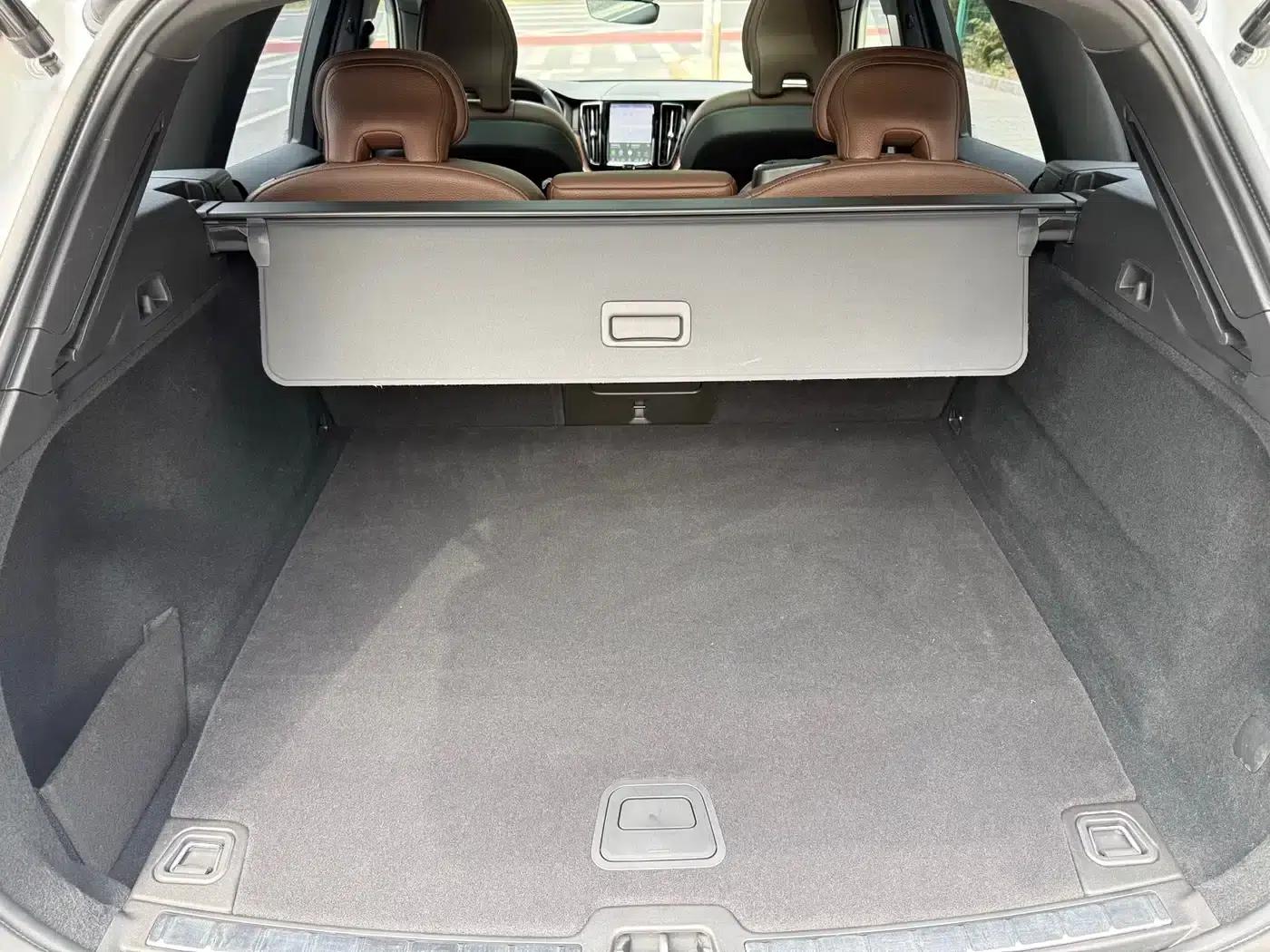 2021 Volvo XC60 Plug-in Hybrid T8 E-Drive Hybrid Smart Sport Edition — миниатюра 19