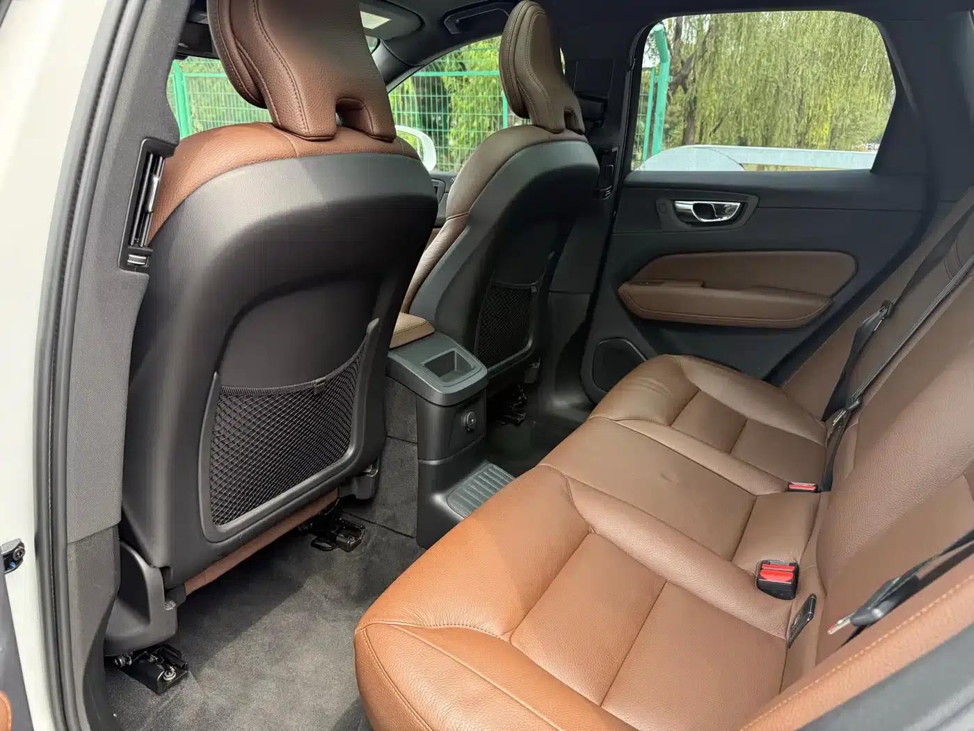 2021 Volvo XC60 Plug-in Hybrid T8 E-Drive Hybrid Smart Sport Edition — миниатюра 22