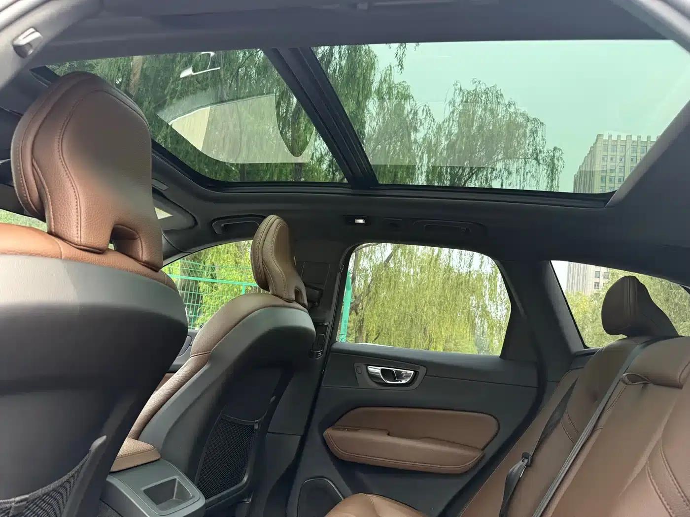 2021 Volvo XC60 Plug-in Hybrid T8 E-Drive Hybrid Smart Sport Edition — миниатюра 23