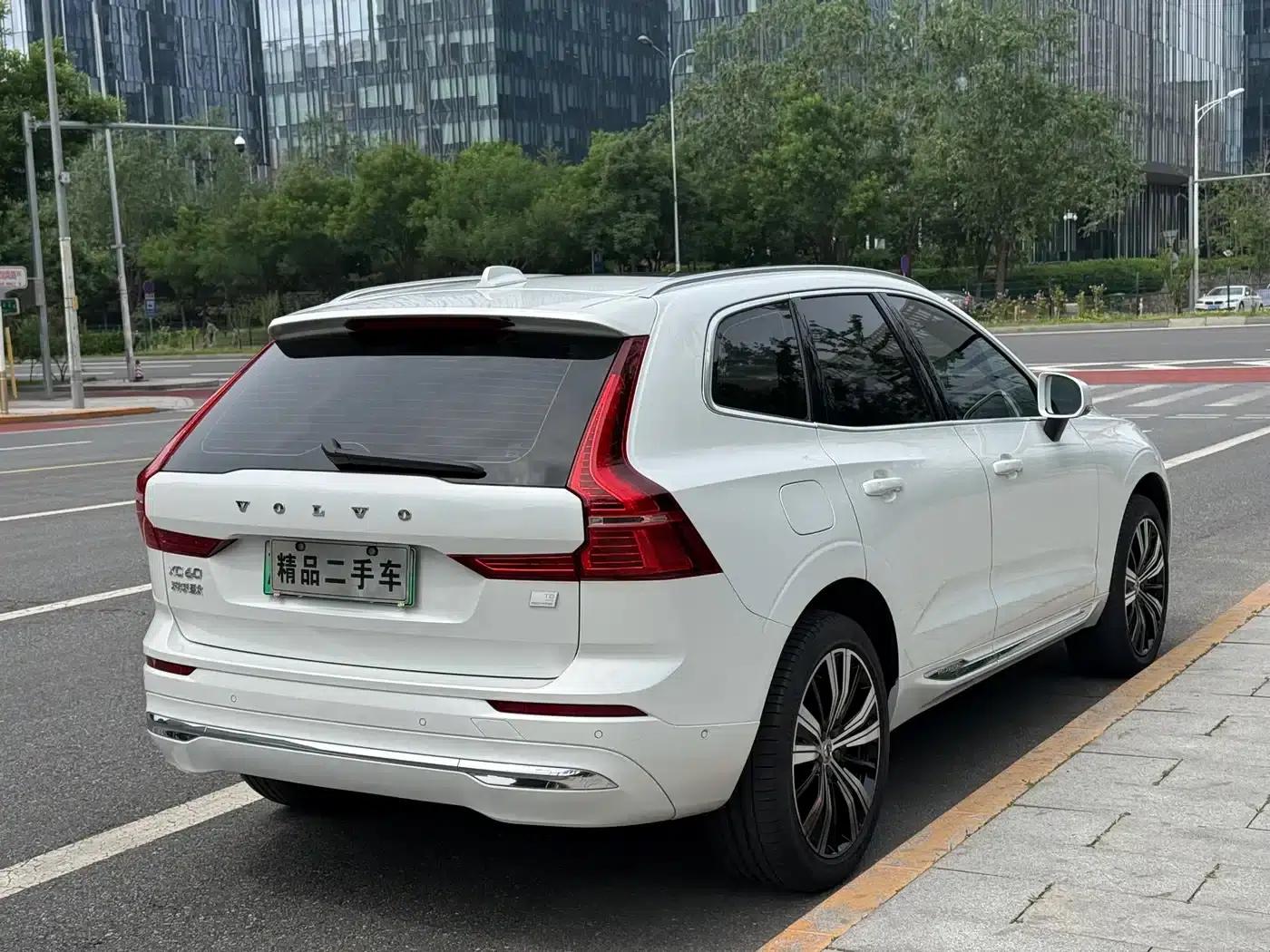2021 Volvo XC60 Plug-in Hybrid T8 E-Drive Hybrid Smart Sport Edition — миниатюра 7