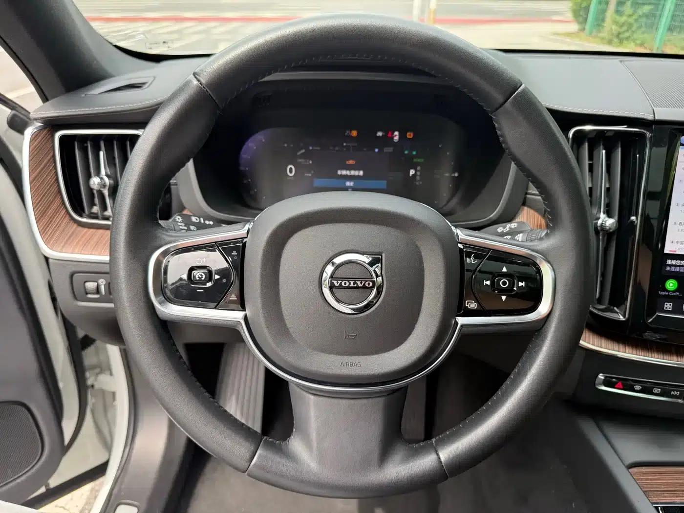 2021 Volvo XC60 Plug-in Hybrid T8 E-Drive Hybrid Smart Sport Edition — миниатюра 9