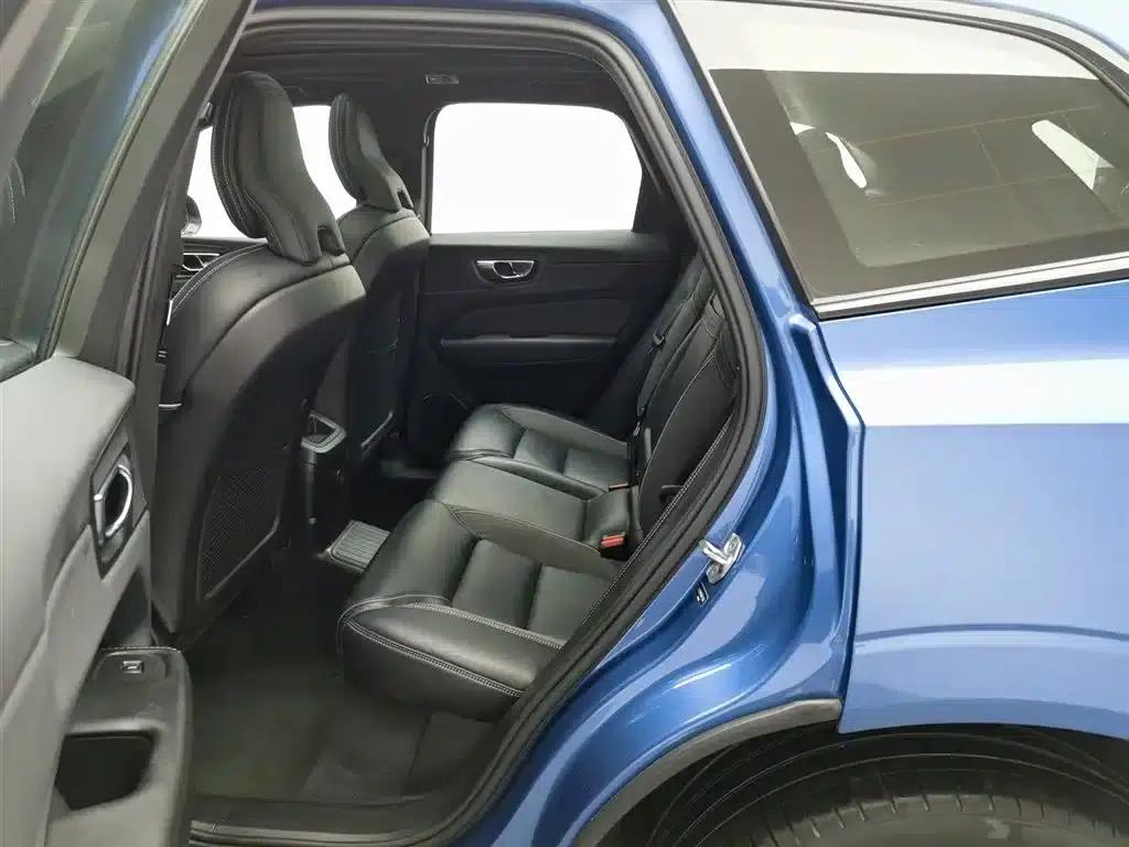 2021 Volvo XC60 Plug-in Hybrid T8 E-Drive Hybrid Smart Sport Edition — миниатюра 15