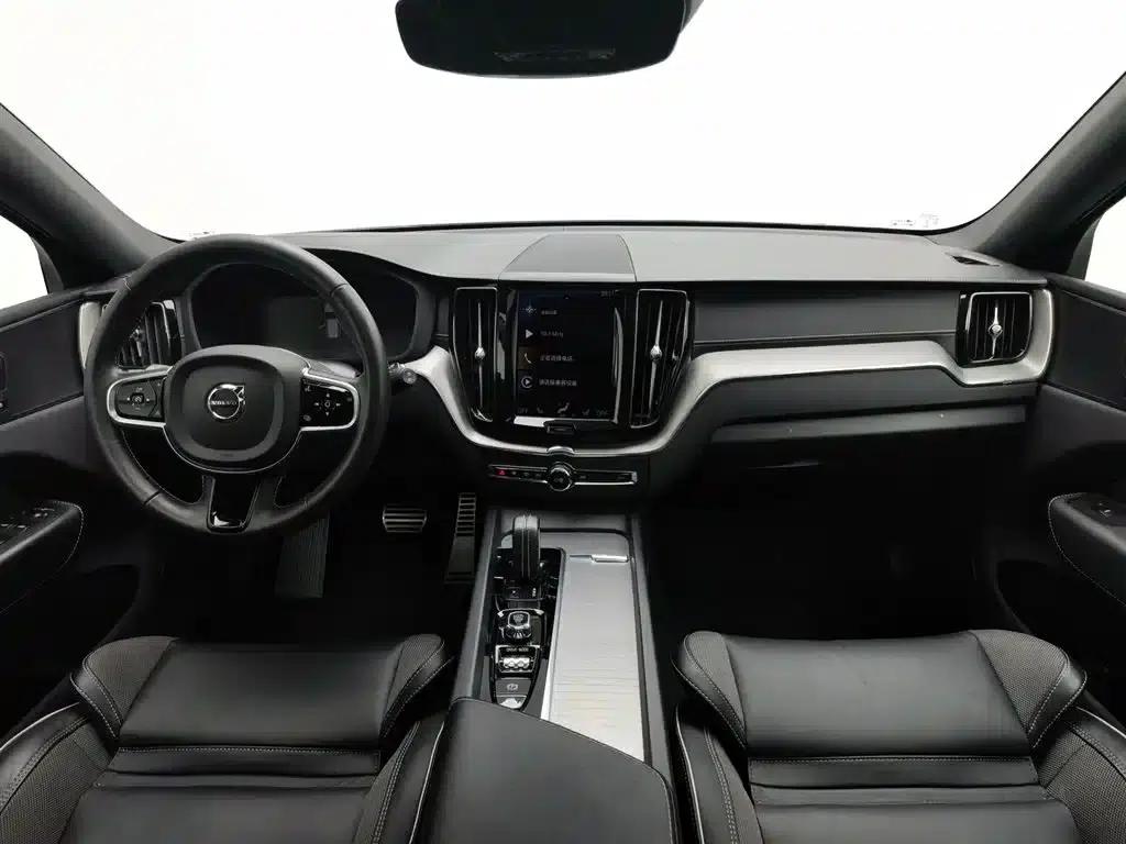 2021 Volvo XC60 Plug-in Hybrid T8 E-Drive Hybrid Smart Sport Edition — миниатюра 5