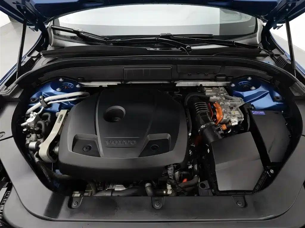 2021 Volvo XC60 Plug-in Hybrid T8 E-Drive Hybrid Smart Sport Edition — миниатюра 6