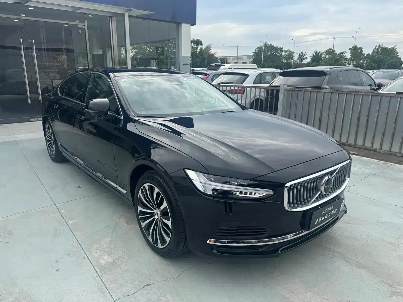 2025 Volvo S90 Plug-in Hybrid, All-Wheel Drive, Long Range, Smart Luxury Edition — миниатюра 2