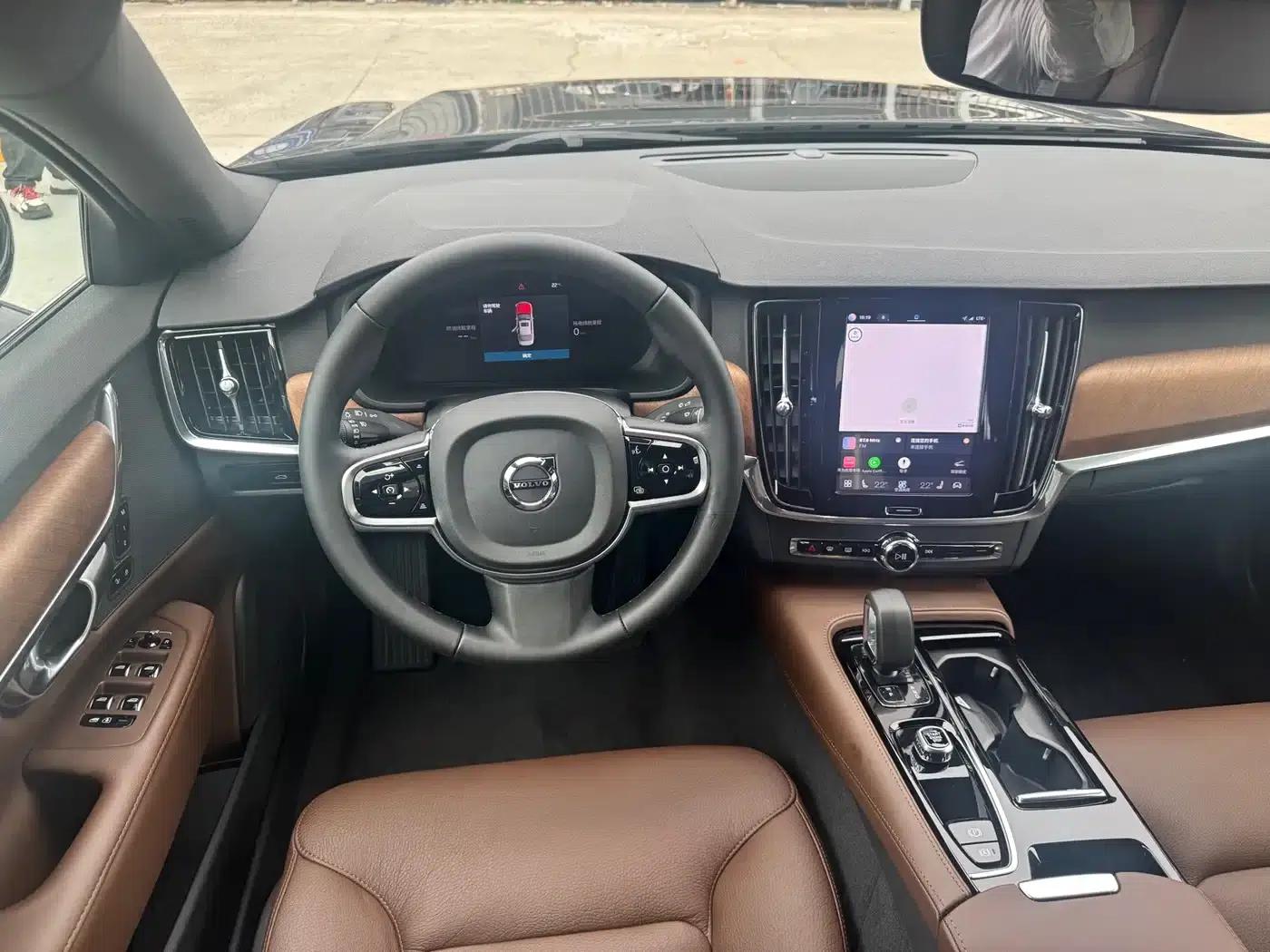 2025 Volvo S90 Plug-in Hybrid, All-Wheel Drive, Long Range, Smart Luxury Edition — миниатюра 10