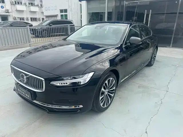 2025 Volvo S90 Plug-in Hybrid, All-Wheel Drive, Long Range, Smart Luxury Edition