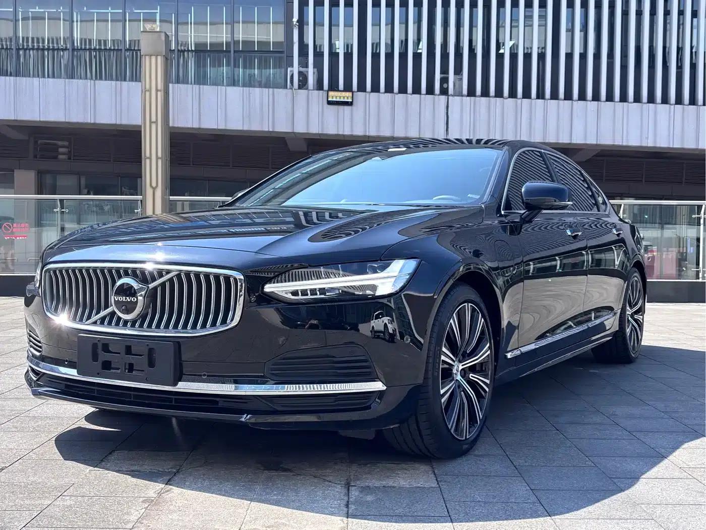 2023 Volvo S90 Plug-in Hybrid T8 Plug-in Hybrid AWD Long Range Inscription Luxury Edition — миниатюра 1