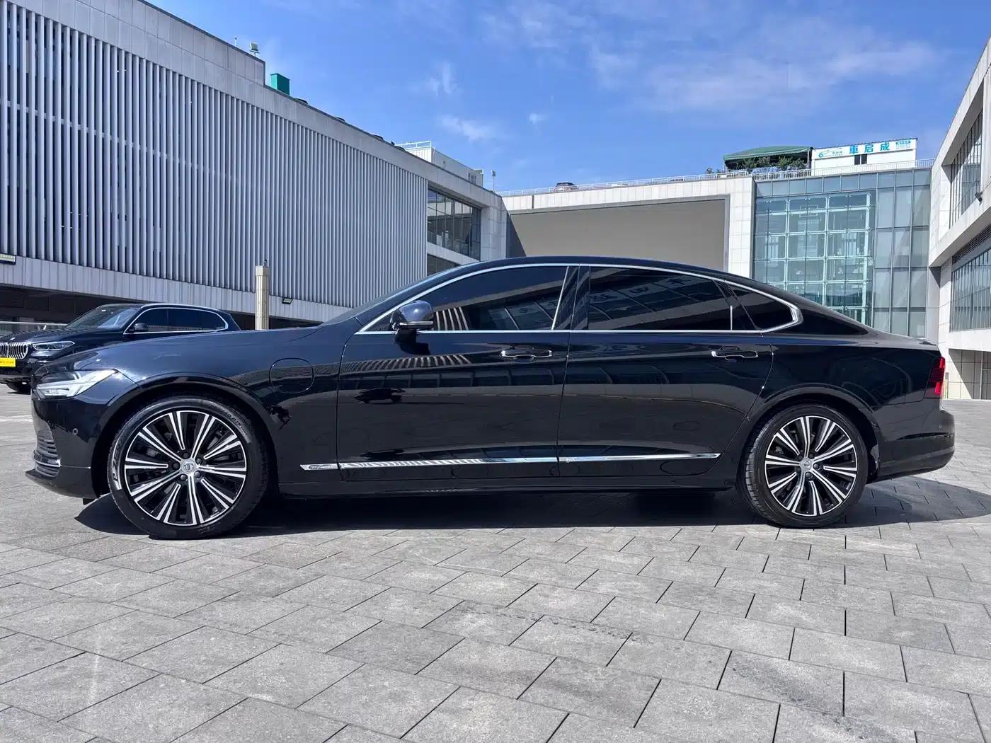 2023 Volvo S90 Plug-in Hybrid T8 Plug-in Hybrid AWD Long Range Inscription Luxury Edition — миниатюра 2