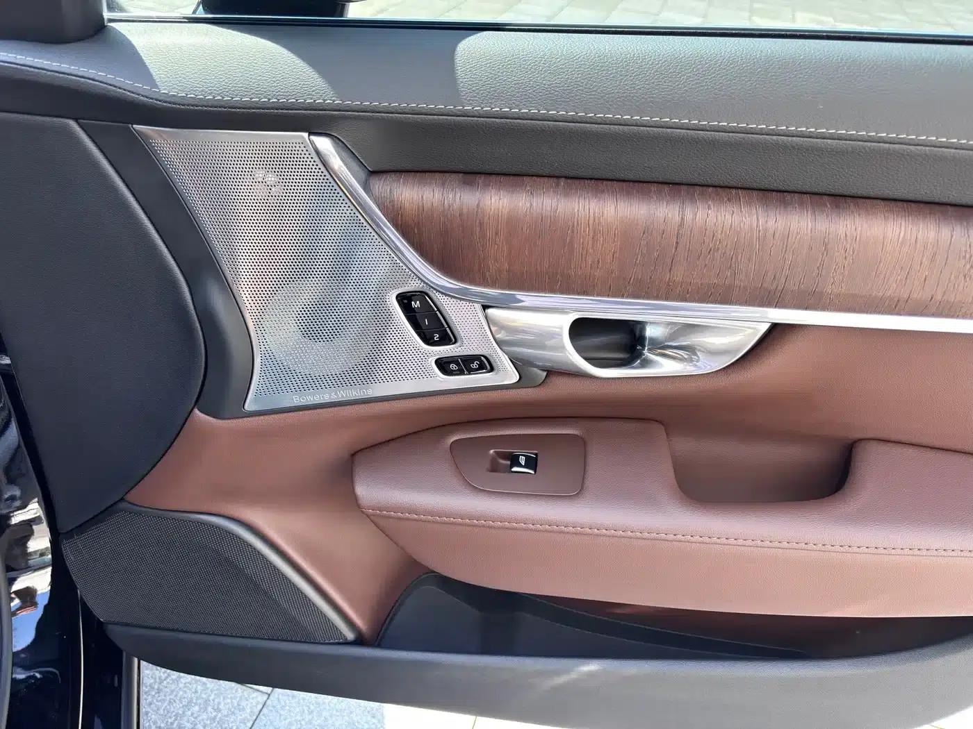 2023 Volvo S90 Plug-in Hybrid T8 Plug-in Hybrid AWD Long Range Inscription Luxury Edition — миниатюра 16