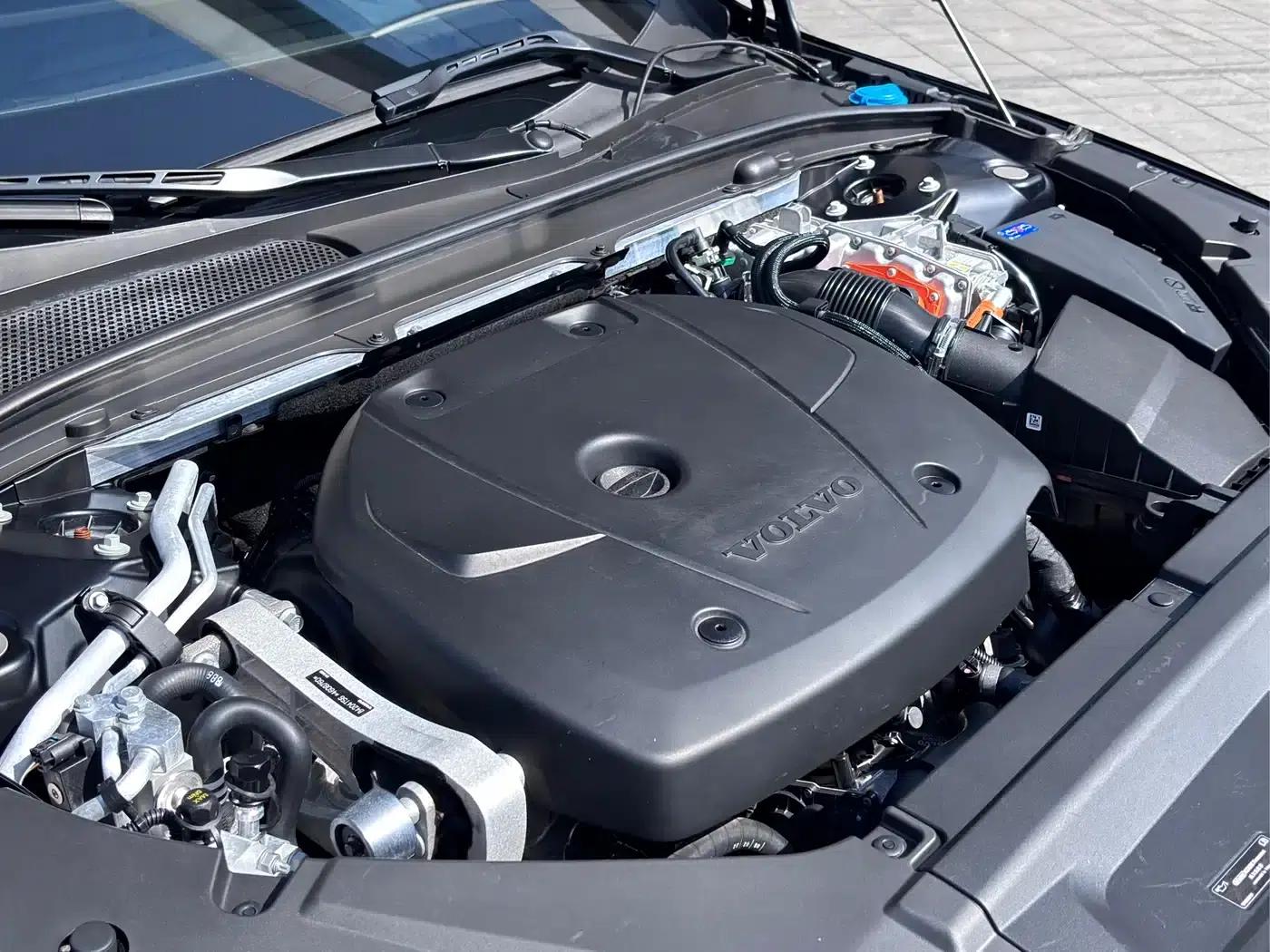 2023 Volvo S90 Plug-in Hybrid T8 Plug-in Hybrid AWD Long Range Inscription Luxury Edition — миниатюра 20