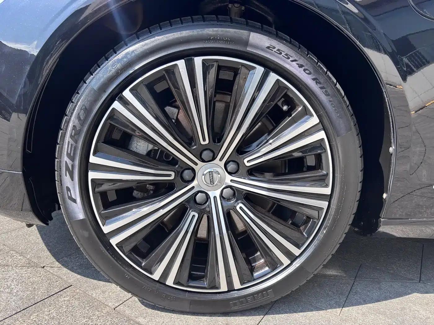 2023 Volvo S90 Plug-in Hybrid T8 Plug-in Hybrid AWD Long Range Inscription Luxury Edition — миниатюра 21
