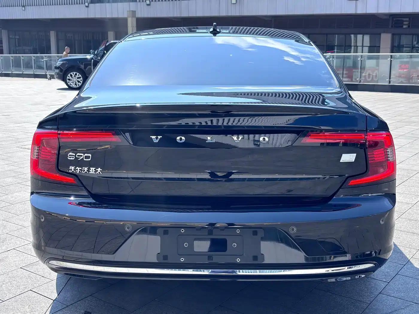 2023 Volvo S90 Plug-in Hybrid T8 Plug-in Hybrid AWD Long Range Inscription Luxury Edition — миниатюра 4