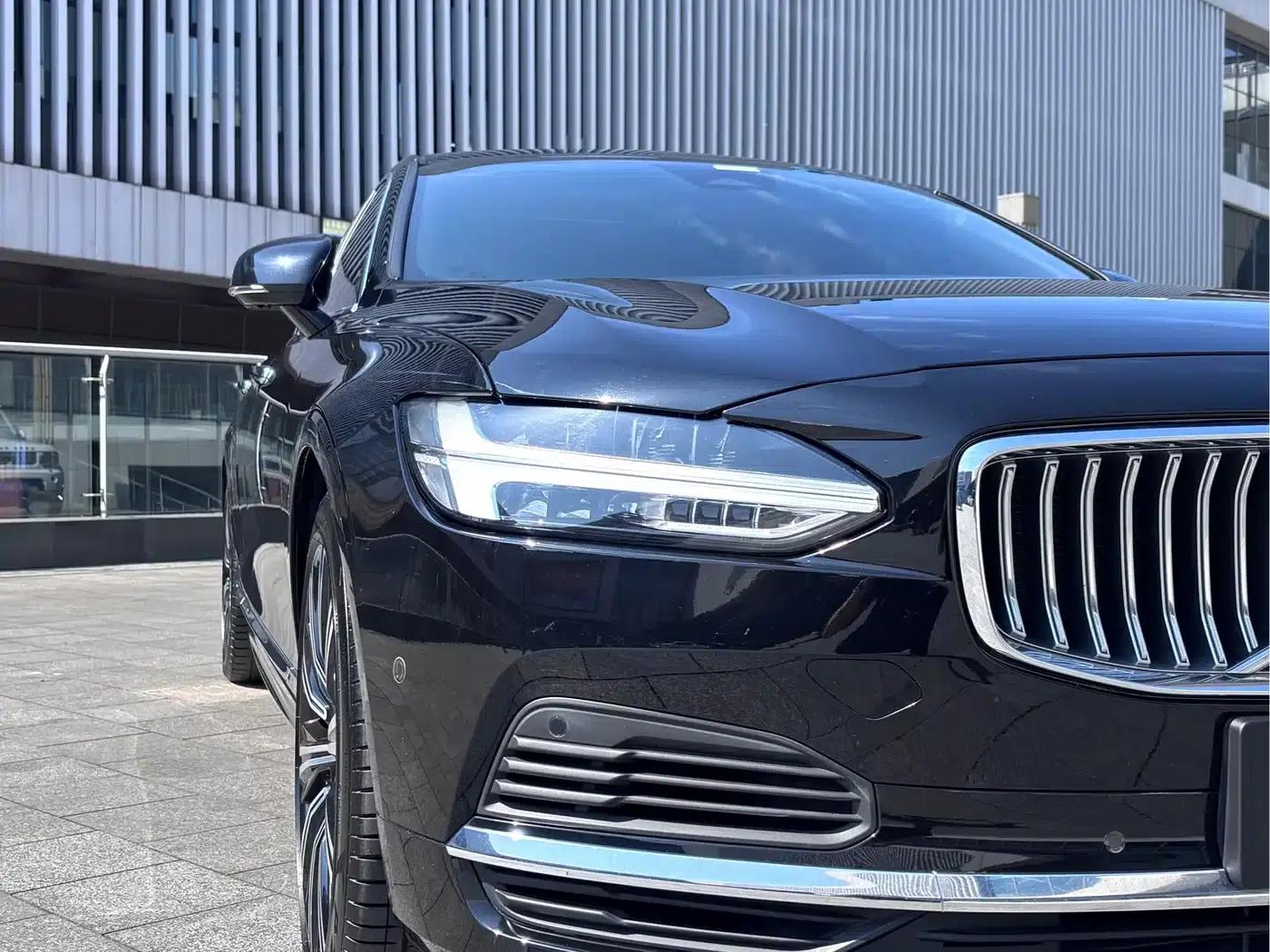 2023 Volvo S90 Plug-in Hybrid T8 Plug-in Hybrid AWD Long Range Inscription Luxury Edition — миниатюра 6