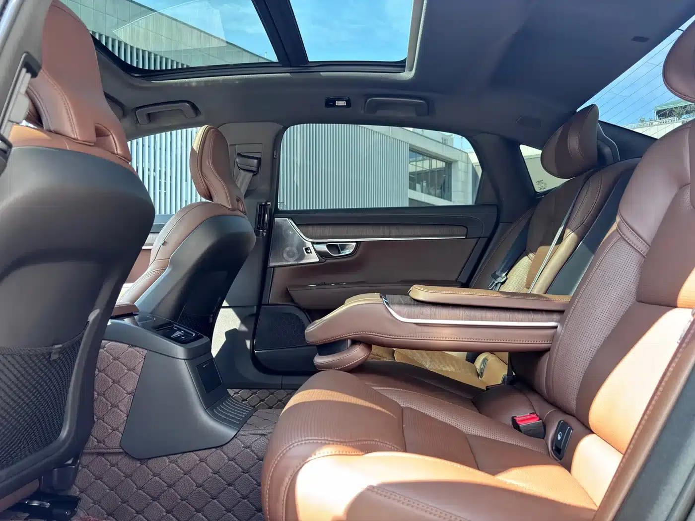 2023 Volvo S90 Plug-in Hybrid T8 Plug-in Hybrid AWD Long Range Inscription Luxury Edition — миниатюра 10