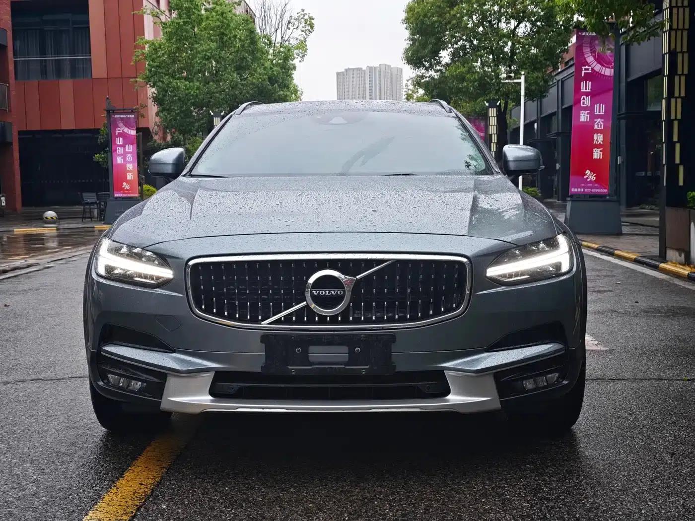2017 Volvo V90 Cross Country T5 AWD Smart Edition — миниатюра 2