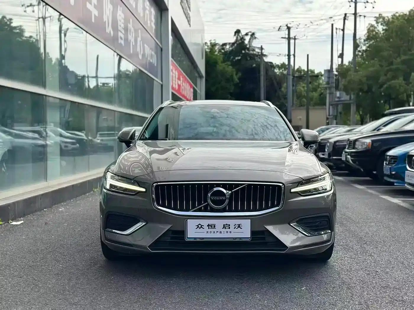 2020 Volvo V60 T5 Inscription Luxury Edition — миниатюра 2