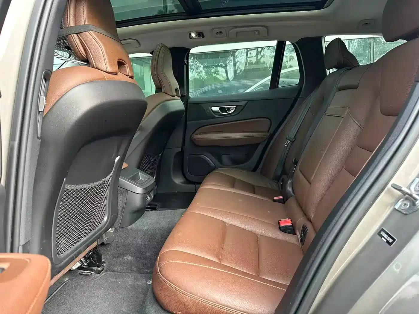 2020 Volvo V60 T5 Inscription Luxury Edition — миниатюра 7