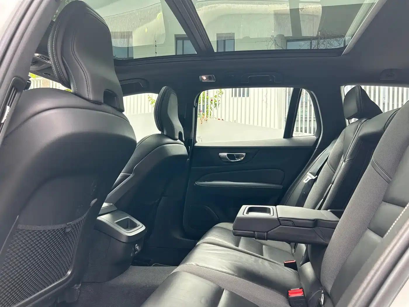 2020 Volvo V60 T5 Inscription Sport Edition — миниатюра 13