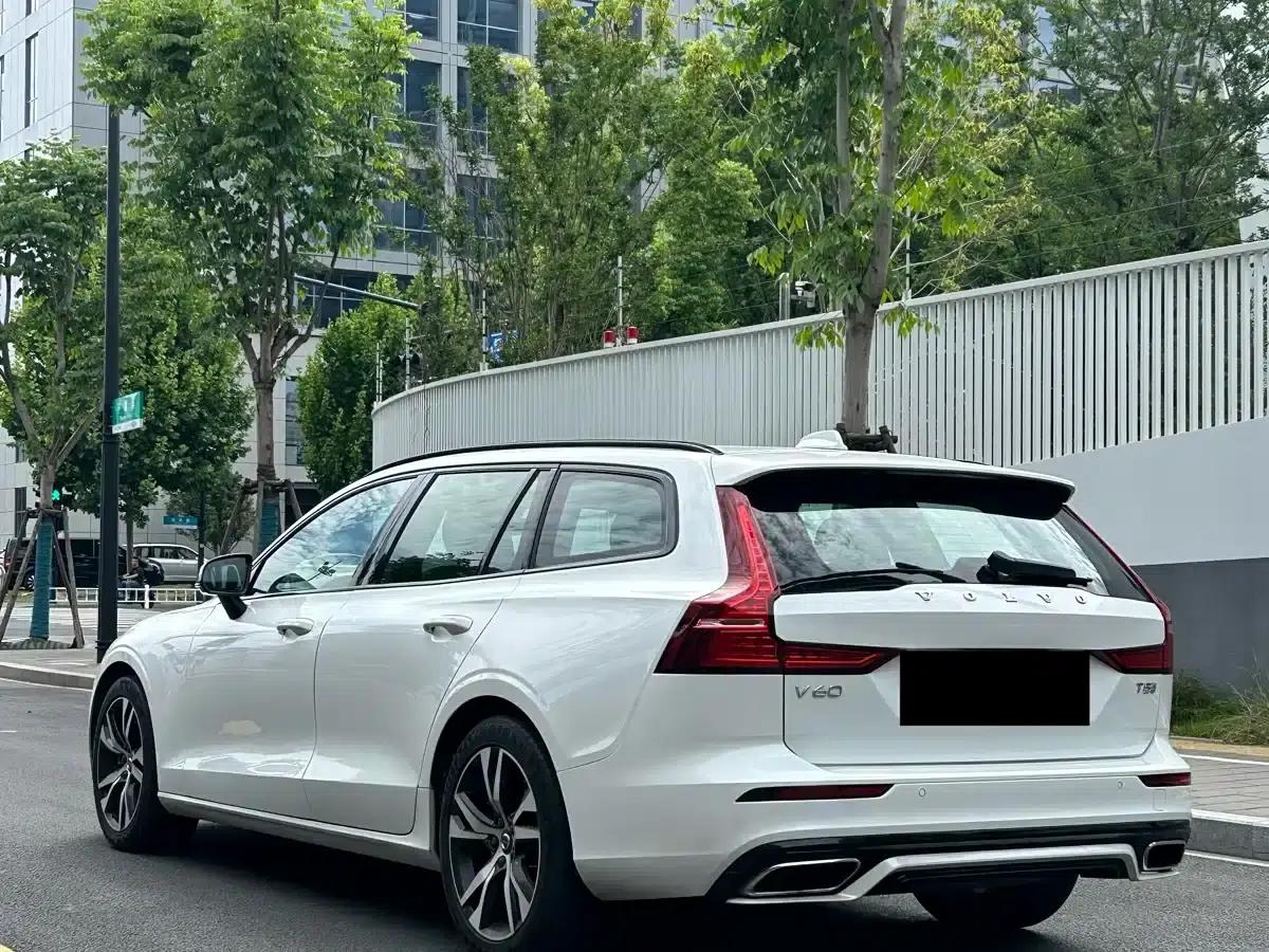 2020 Volvo V60 T5 Inscription Sport Edition — миниатюра 4