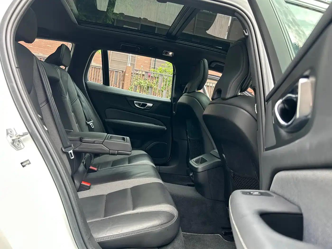 2020 Volvo V60 T5 Inscription Sport Edition — миниатюра 10